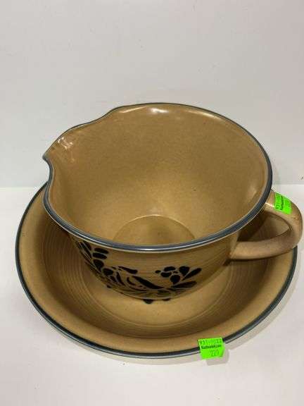 Pfaltzgraff Batter Bowl and 3Qt Bowl
