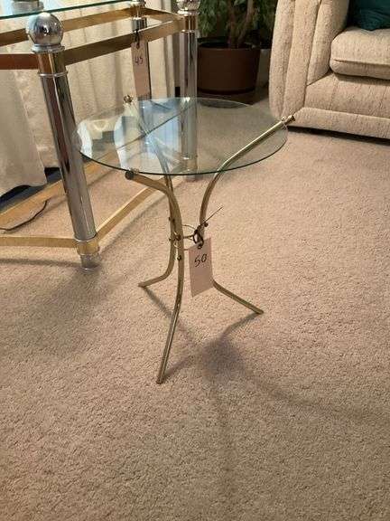 SMALL GLSS TOP END TABLE