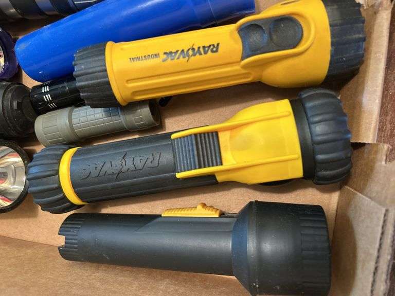 Flat of flashlights including Brinkman, Rayvac and others