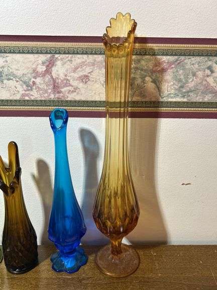 (5) Fenton/ West Moreland vases and silver crested white bowl