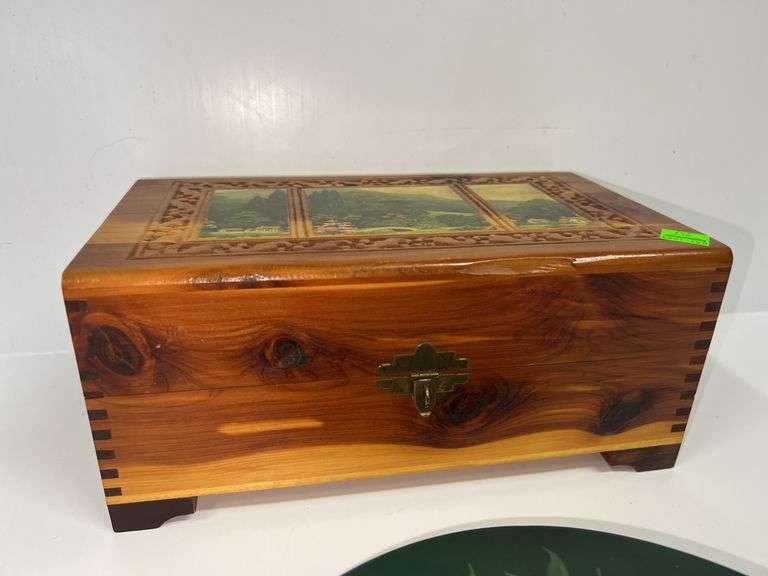 Vintage Floral Print Crumb Catcher and Decorative Wooden Box