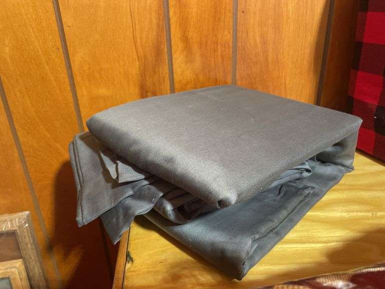 Mostly new Sheet sets & pillow cases