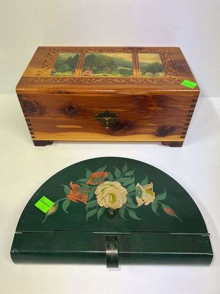 Vintage Floral Print Crumb Catcher and Decorative Wooden Box