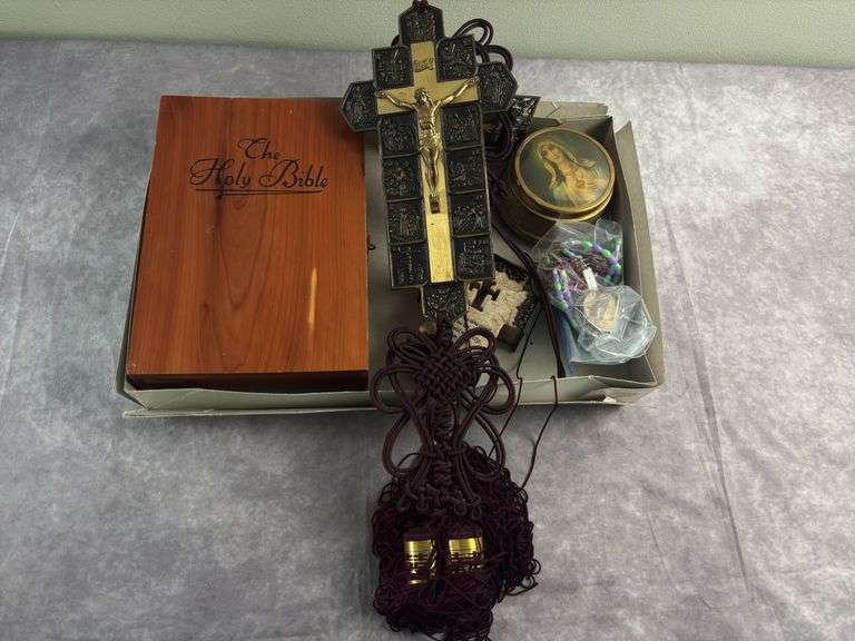 House Decor , Bible