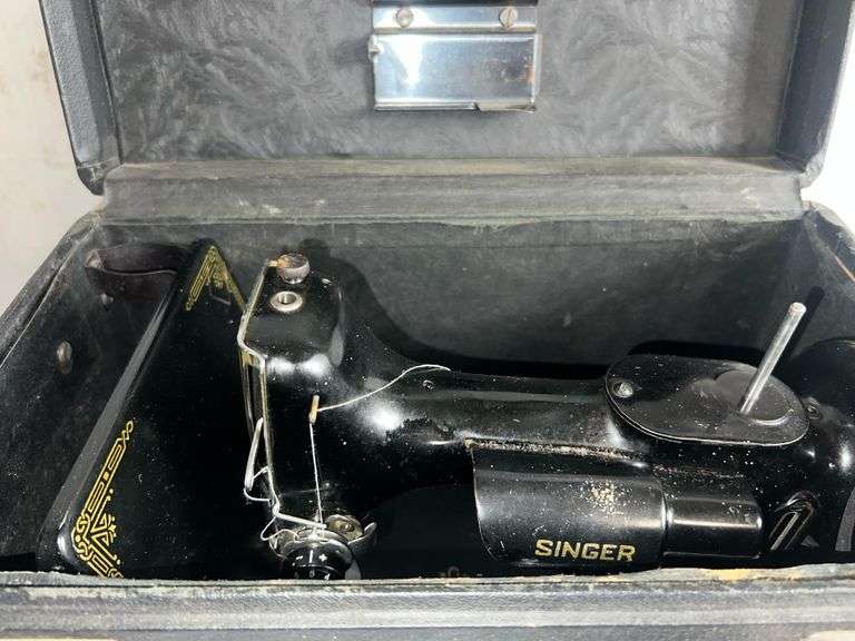Singer Featherweight Sewing Machine