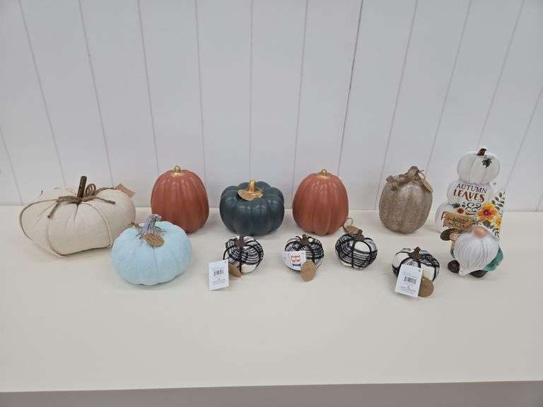 Pumpkin & fall decor