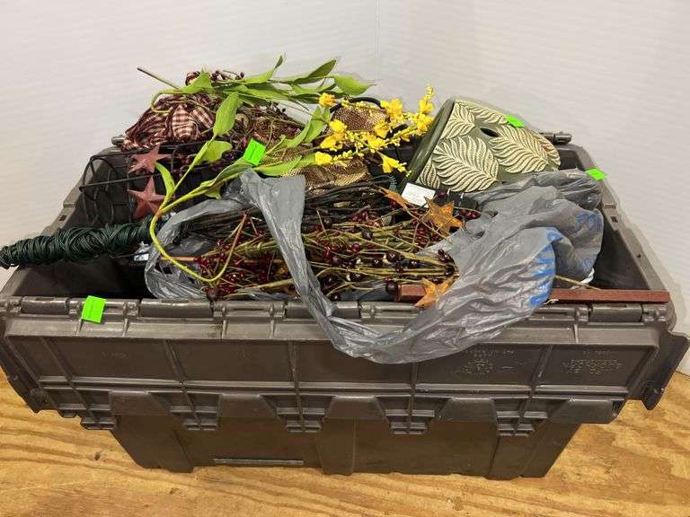 Tote of Decor
