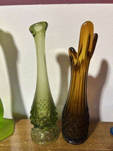 (5) Fenton/ West Moreland vases and silver crested white bowl