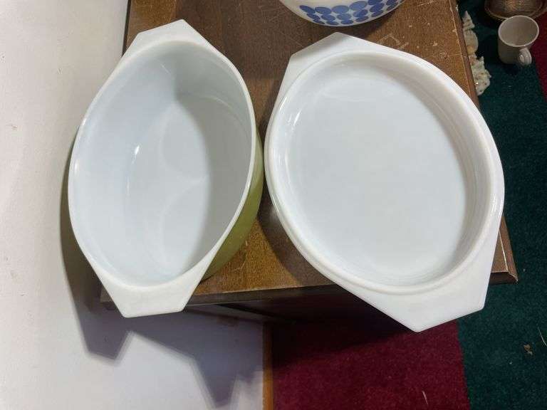 Vintage Pyrex casserole dish and (2) mixing bowls- Pyrex & Fire King