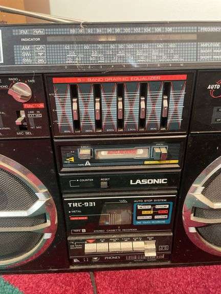 Lasonic boombox, (3) Sony speakers and Philips radio