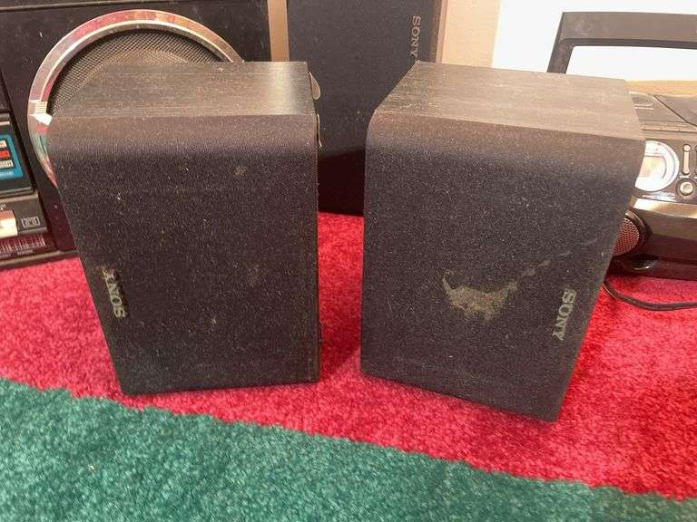 Lasonic boombox, (3) Sony speakers and Philips radio