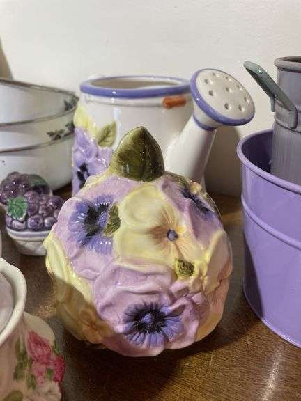 Decorative glassware mostly pansies & other florals