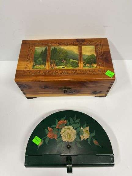 Vintage Floral Print Crumb Catcher and Decorative Wooden Box