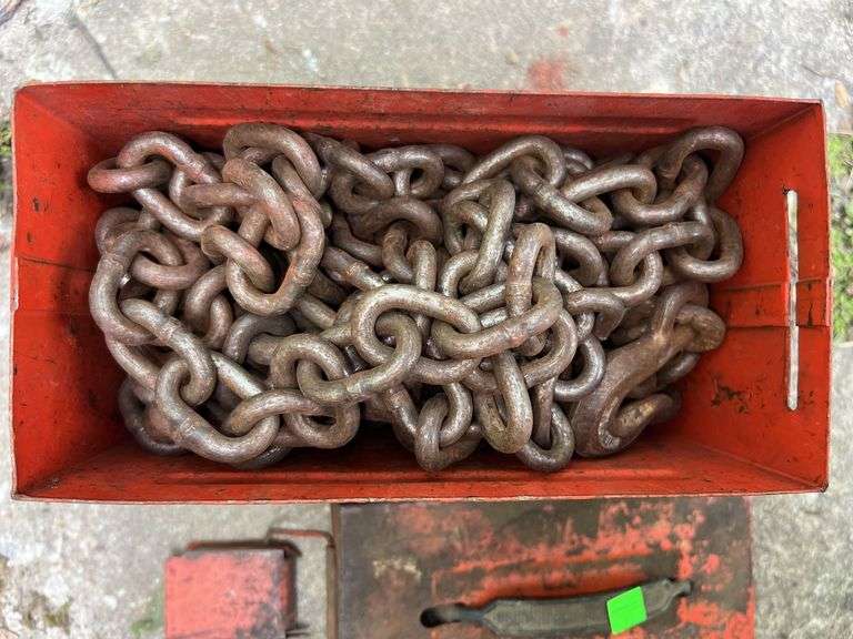 Red Metal Ammo Box w/ Towing Chain