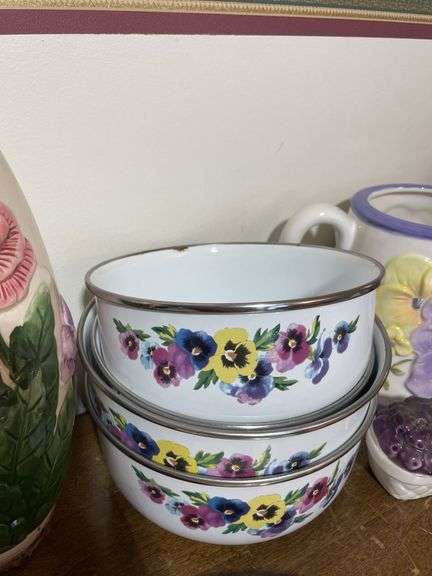 Decorative glassware mostly pansies & other florals