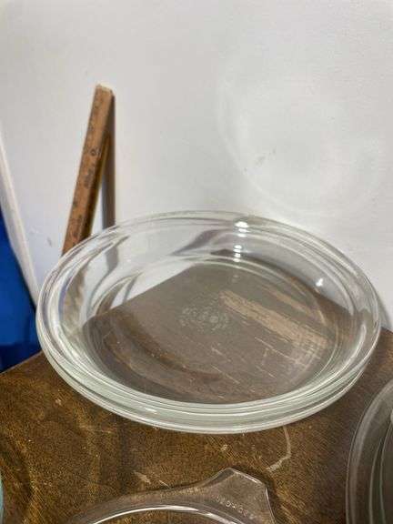 (2) corningware casserole dishes, Pyrex pie pans and food storage containers