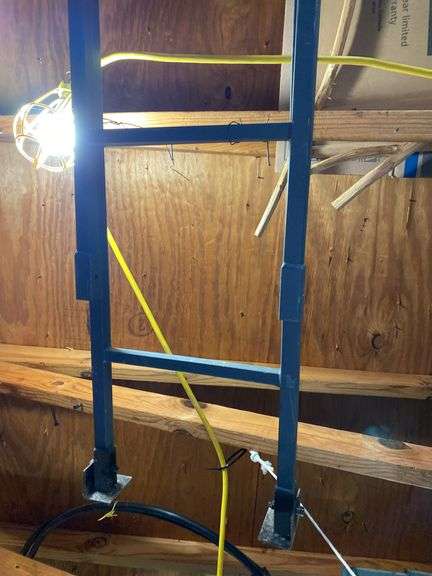 Metal Deer Stand