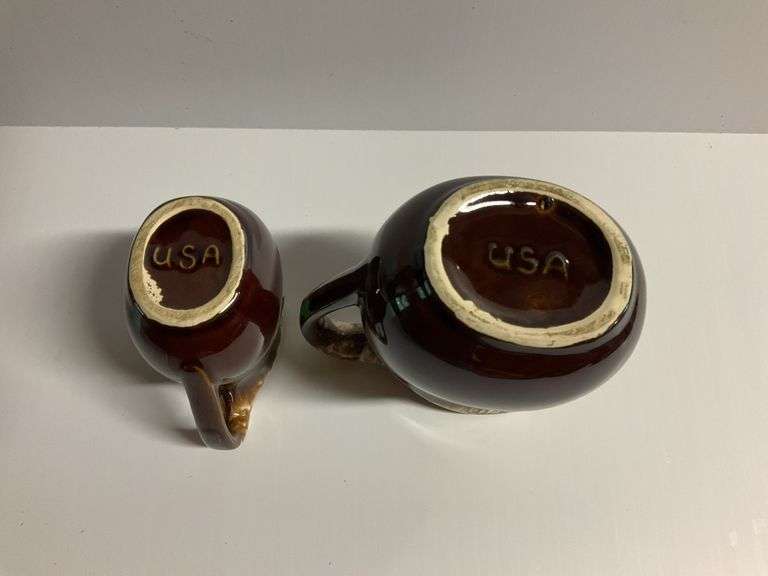 2 Hull Pitchers
