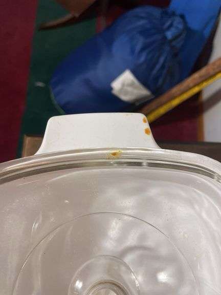 (2) corningware casserole dishes, Pyrex pie pans and food storage containers