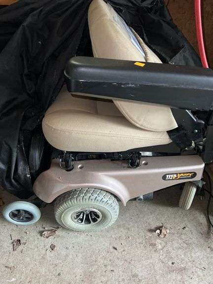 Jazzy 1113 ATS Scooter