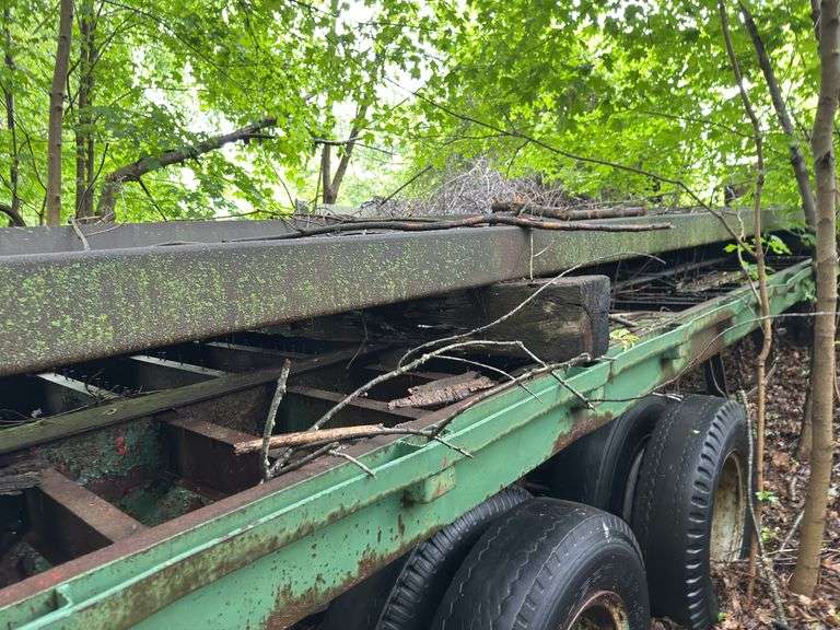 40 ft flat bed trailer sells as is