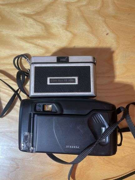 (4) cameras including Kodak, Samsung, Polaroid and other