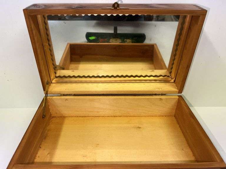 Vintage Floral Print Crumb Catcher and Decorative Wooden Box