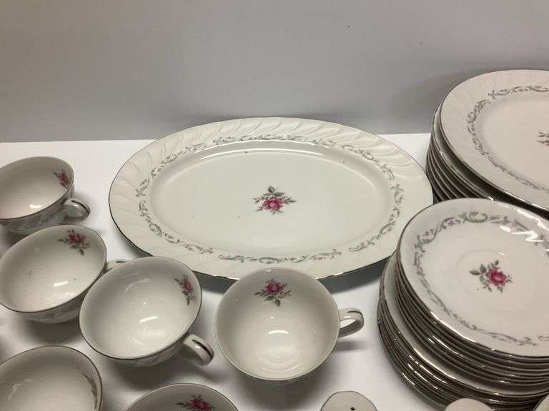 Royal Swirl Fine China Collection