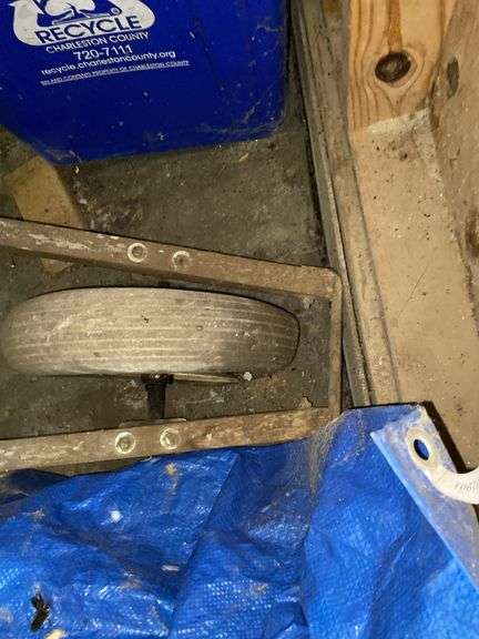 Craftsman Metal Wheelbarrow