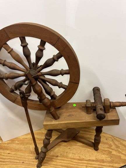 Vintage Wooden Spinning Wheel