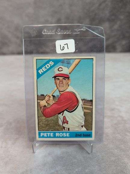 Pete Rose 1966 Topps #30 wrinkle above name