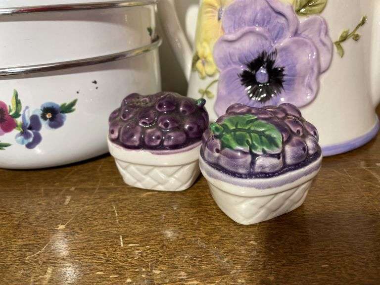Decorative glassware mostly pansies & other florals