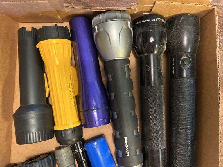 Flat of flashlights including Brinkman, Rayvac and others