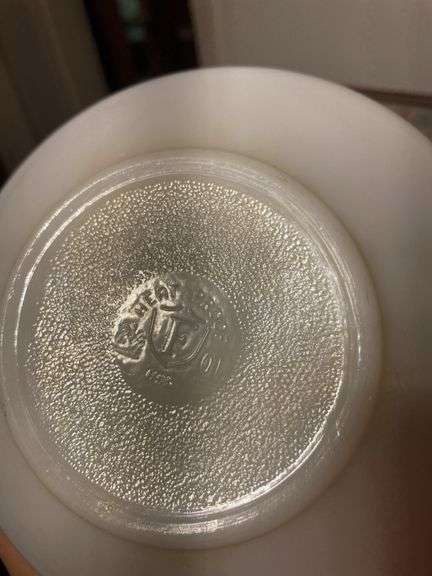 Vintage Pyrex casserole dish and (2) mixing bowls- Pyrex & Fire King