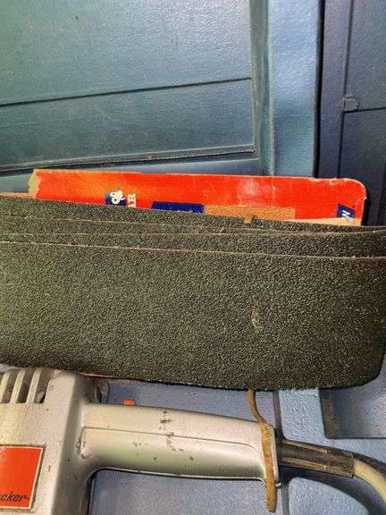 Black and Decker Finishing Sander Kit w/ Blue Plastic Carrying Case