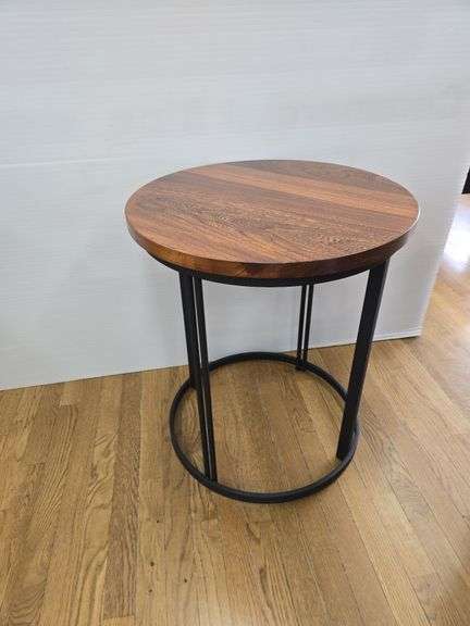 Malibu round table- 21"x24.5"- Elm