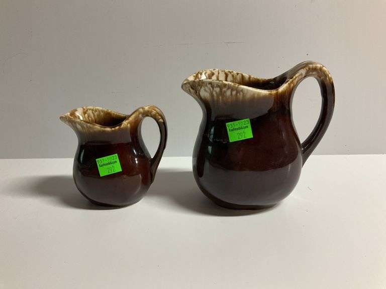 2 Hull Pitchers