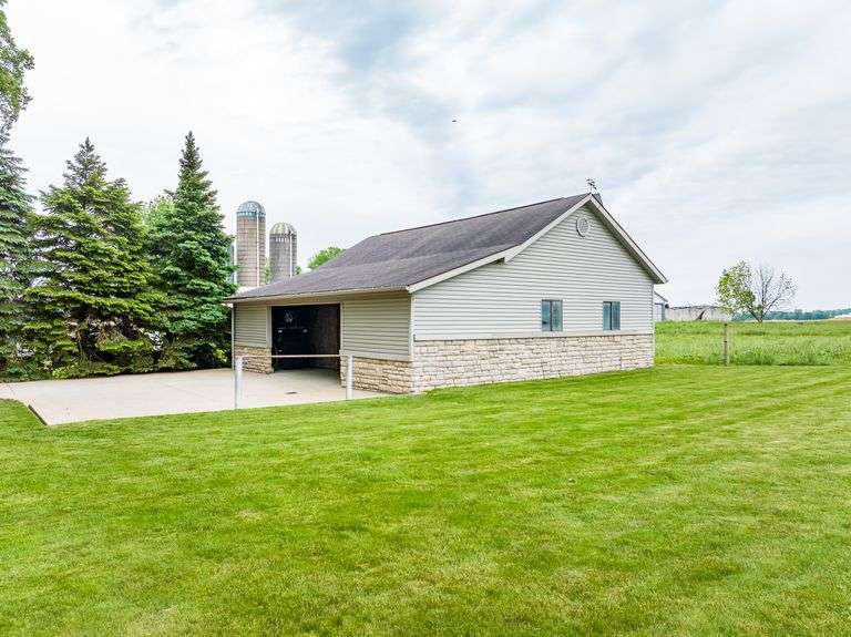 Kidron Home SOLD $593,000