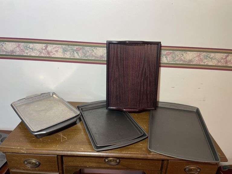 Large lot of frying pans, pizza pans, rolling pin, cake & cupcake pans & misc.