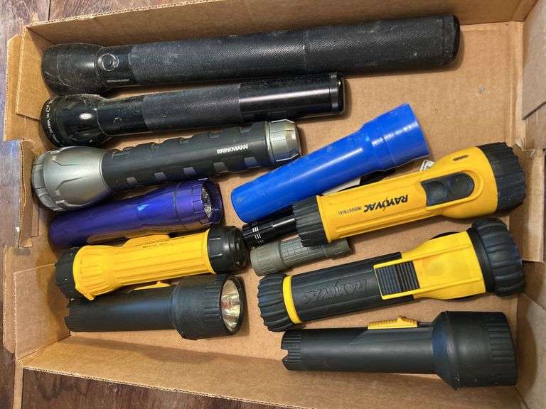 Flat of flashlights including Brinkman, Rayvac and others
