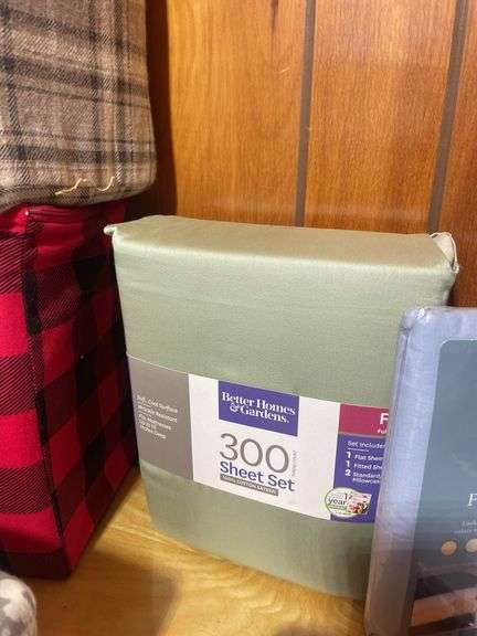 Mostly new Sheet sets & pillow cases