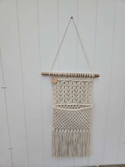 Macrame wall hanging w/ pocket