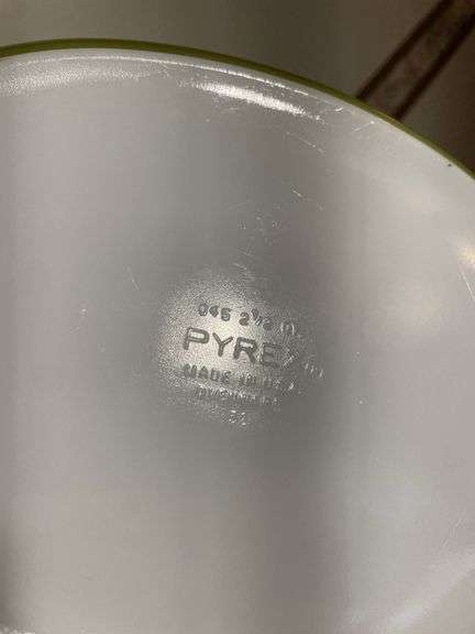 Vintage Pyrex casserole dish and (2) mixing bowls- Pyrex & Fire King