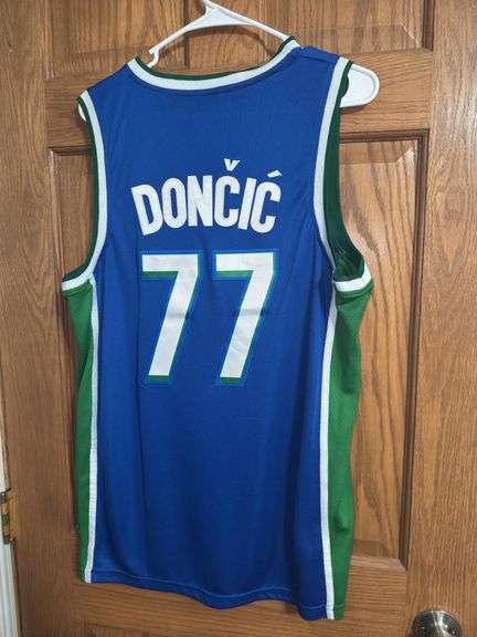 Luka Doncic Dallas Mavericks Jersey (Size M)