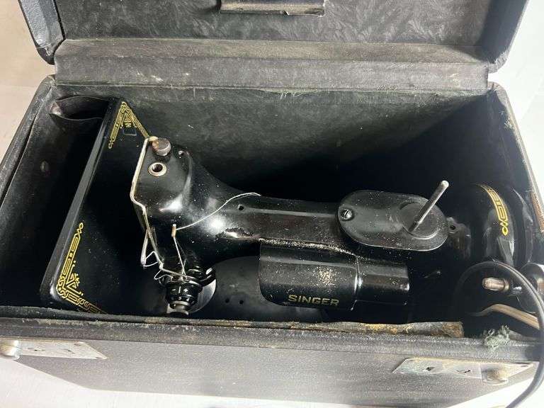 Singer Featherweight Sewing Machine