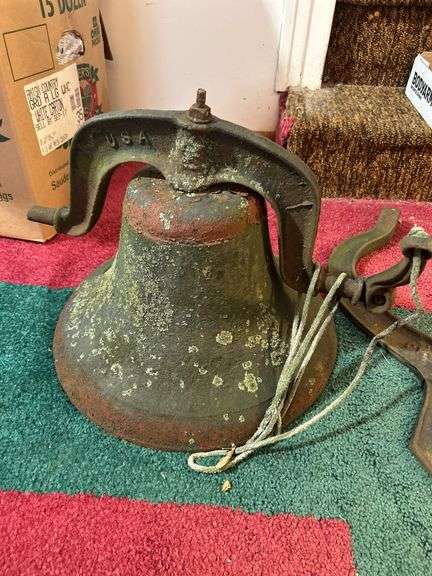 Crystal metal cast iron dinner bell w/  hanger