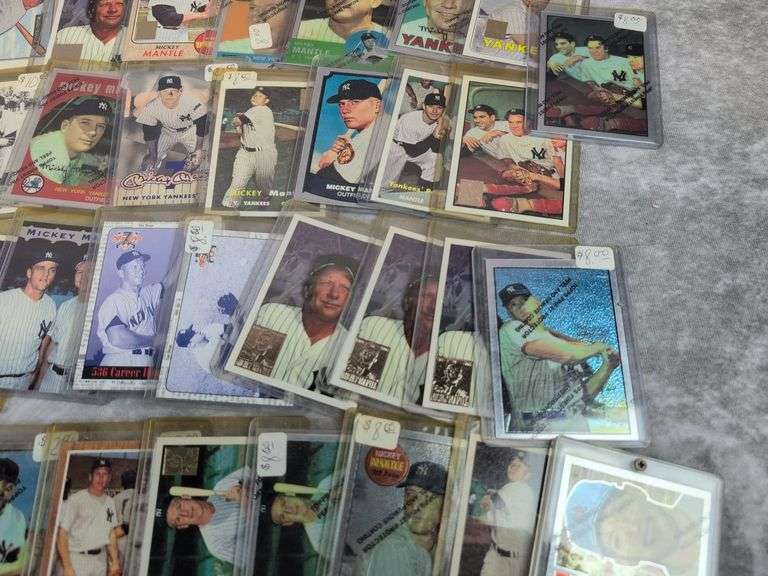 43- Card Mickey Mantle Modern Lot