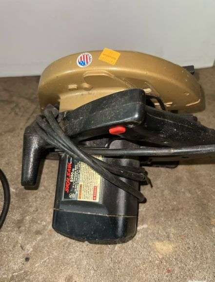 Black & Decker 7-1/4in Circular Saw and Skilsaw 7-1/4in Circular Saw