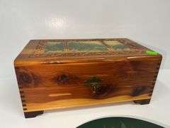 Vintage Floral Print Crumb Catcher and Decorative Wooden Box
