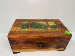 Vintage Floral Print Crumb Catcher and Decorative Wooden Box